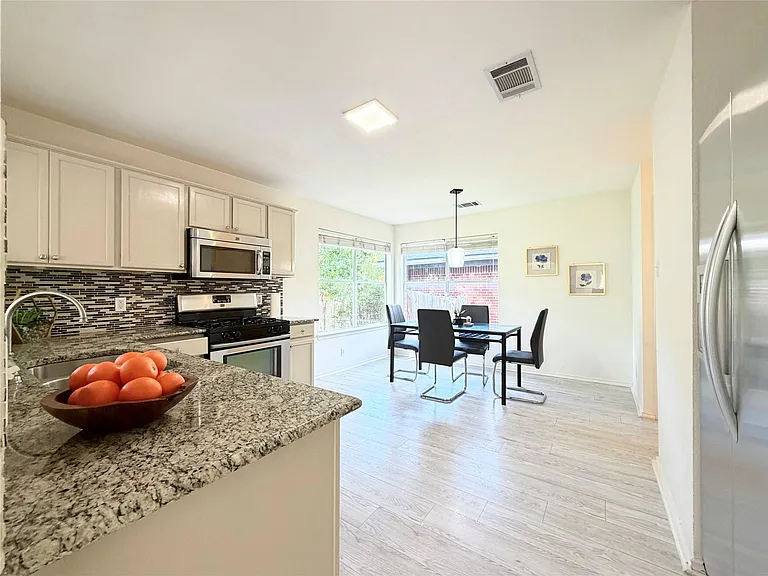 9802 Copper Creek Dr — Photo 13