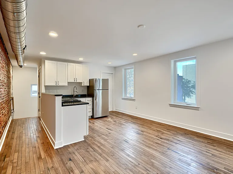 3201 Eastern Ave #2 — Photo 1
