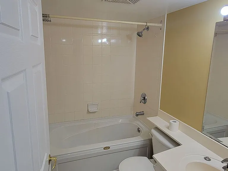 11 Lee Centre Dr #1216 — Photo 9