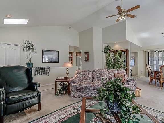4th image of 1542 Village Way