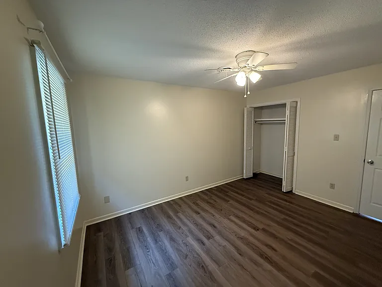 140 Sherman Dr — Photo 19