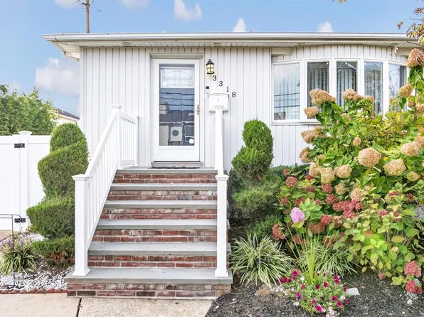 3318 Murdock Avenue, Oceanside, NY 11572