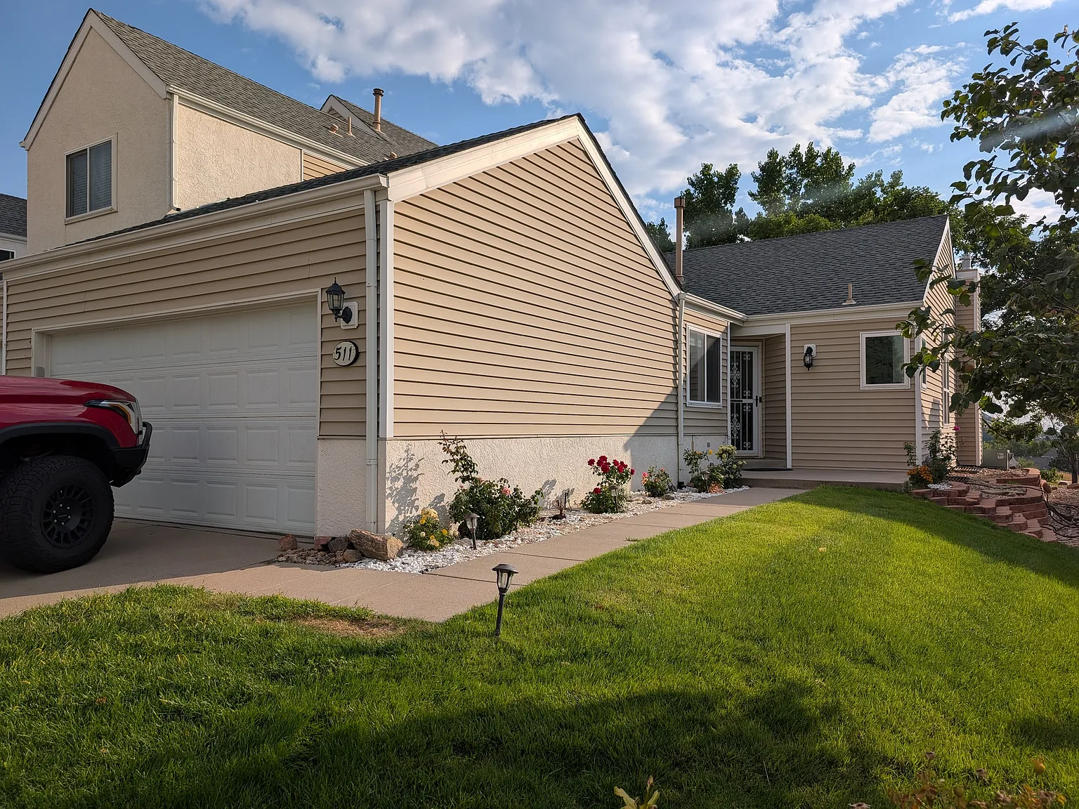 4 bed, 2486 sqft, $4,650 — Photo 3