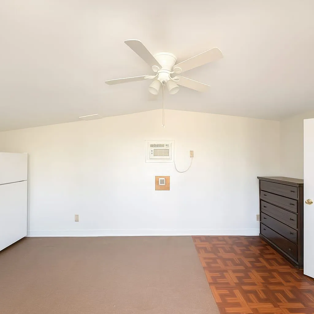 Studio, 200 sqft, $895 — Photo 2