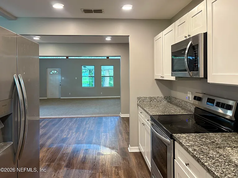 7018 Bonnie Brae Ln — Photo 9