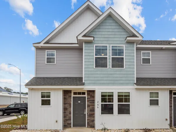266 Sandy Cove Lane, Sneads Ferry, NC 28460