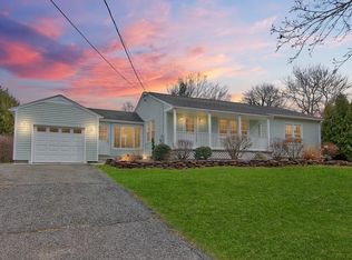 38 Hillside Dr, East Longmeadow, MA 01028