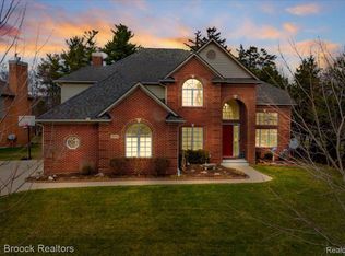 29750 Martell Ct, Novi, MI 48377