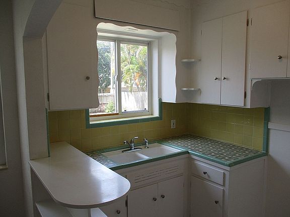 3rd image of 448 38th Ave NE