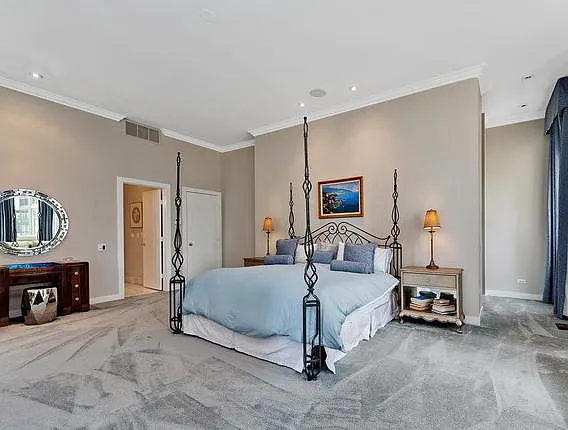641 W Wayman St #D — Photo 8