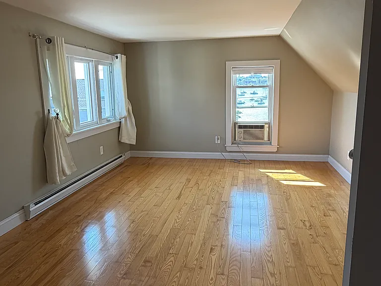 286 Front St — Photo 16