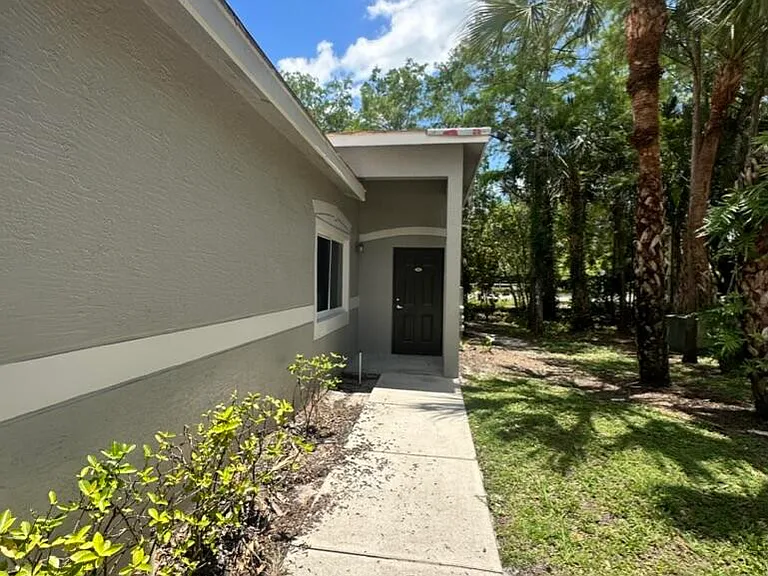 220 Crestwood Cir #106 — Photo 3