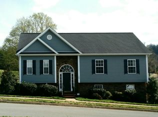145 Azalea Rdg, Johnson City, TN 37601