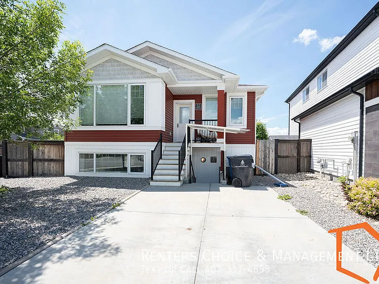 315 Northlander Bnd W #2 — Photo 2