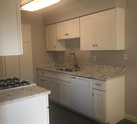 2nd image of 2096 N Lincoln St