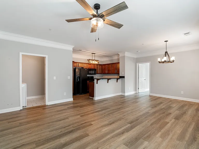 2310 Elliott Ave #109 — Photo 2