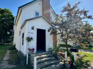 203 W Harrie St, Newberry, MI 49868