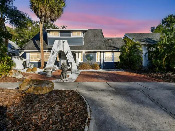 945 11th St N, Saint Petersburg, FL 33705