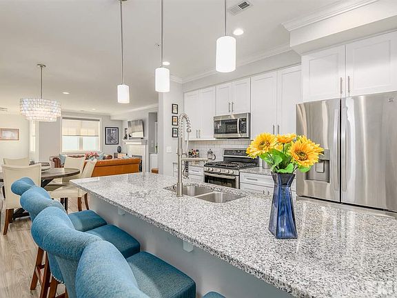5th image of 730 Waterford Lake Dr #730