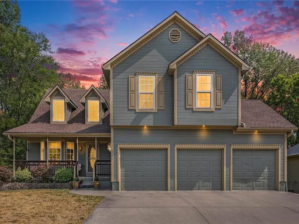 711 Crabapple Ln, Liberty, MO 64068