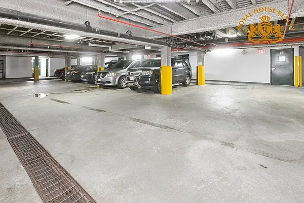 Sold by Royal House Realty, Inc. | media 26