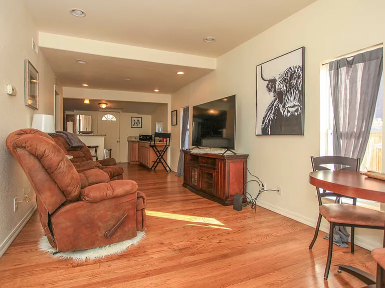 642 Maple St — Photo 5
