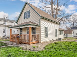 1101 10th St NW, Cedar Rapids, IA 52405