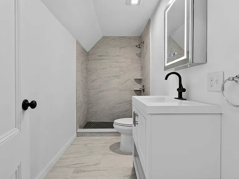 166 Elliot St #2 — Photo 5