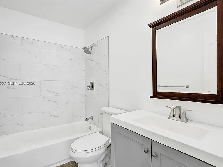 9540 NW 65th St #D8 — Photo 24