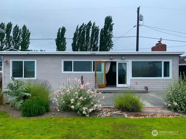 212 Driftwood Shores Road, Camano Island, WA 98282