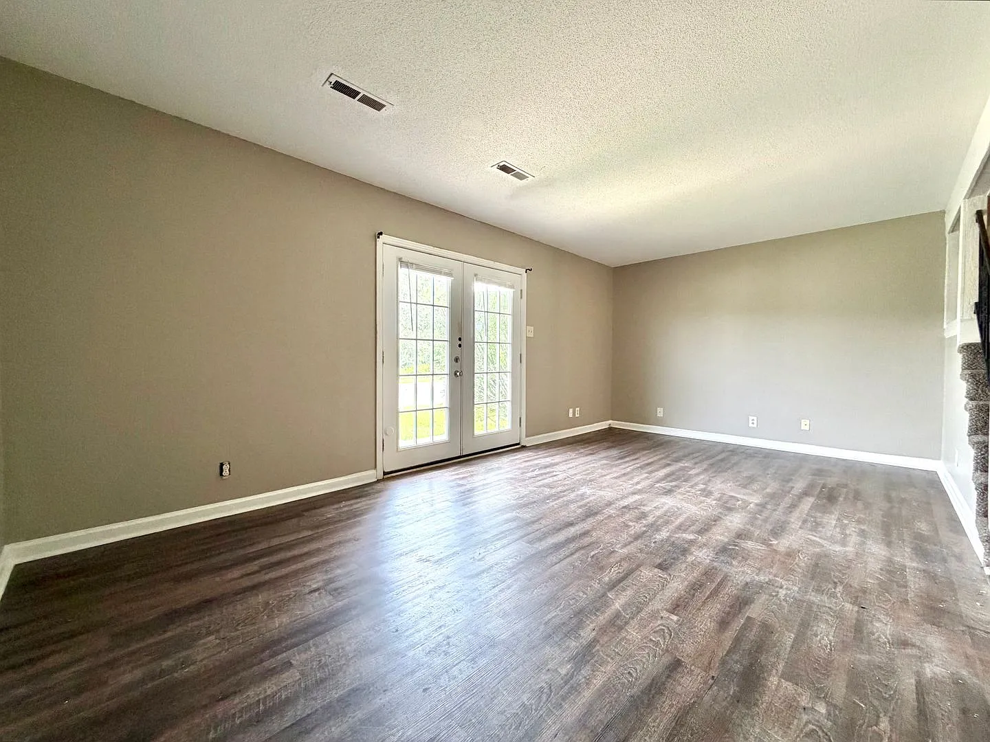 2108 Ashland City Rd — Photo 4
