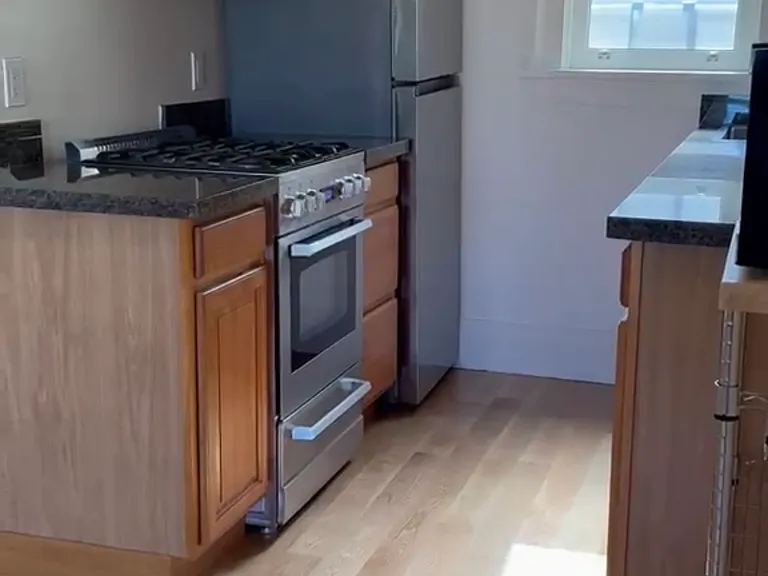 1476 Valencia St #9 — Photo 9