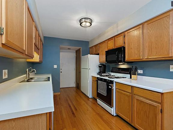 5th image of 1273 Sandhurst Ln