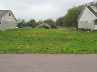 128 Riverwood Dr, Harwood, ND 58042