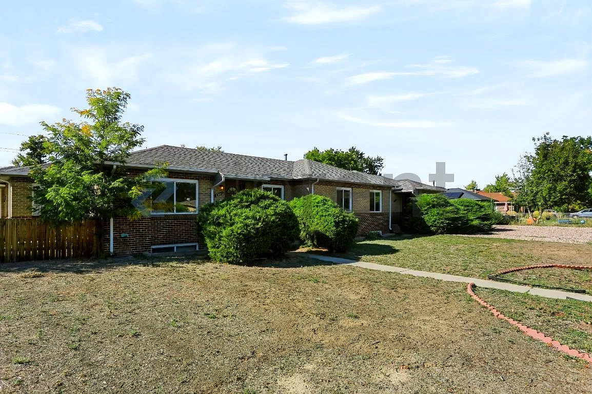Chamberlins Colfax Add — Photo 2