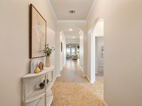 5th image of 209 Summer Azure St