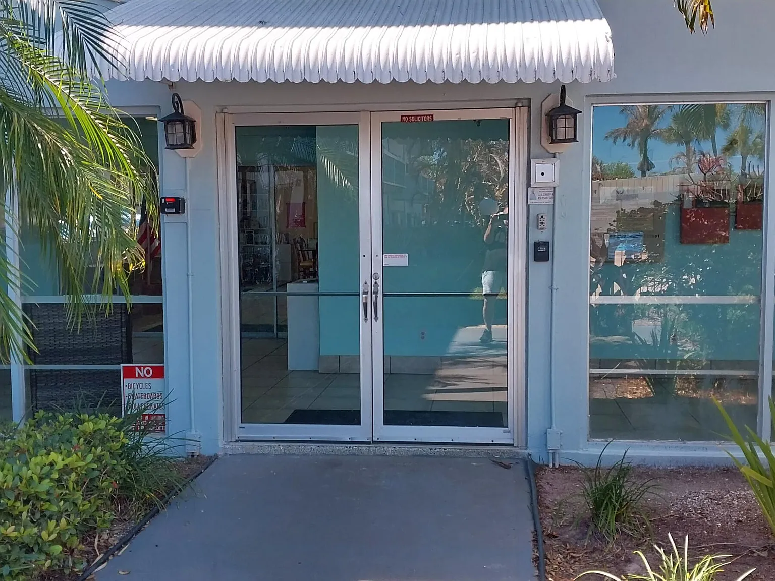 3 bed, 2.0 bath, 1200 sqft, $1,700 — Photo 1