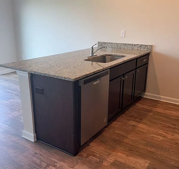 330 Locust Run Dr — Photo 4