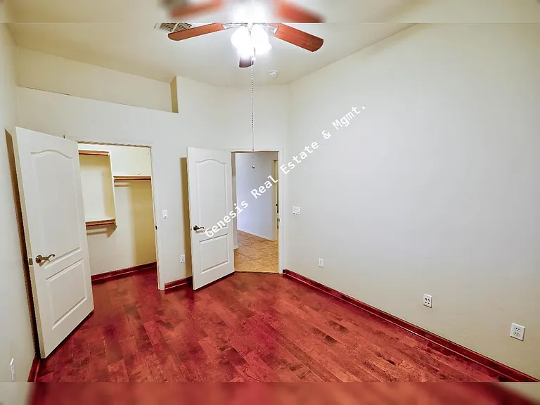 770 W Grantham St — Photo 23