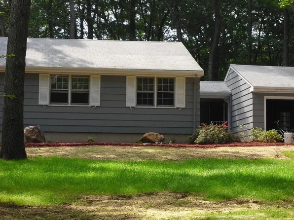 4 Mulberry Rd, Woodbridge, CT 06525