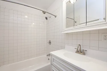 Rented by R New York