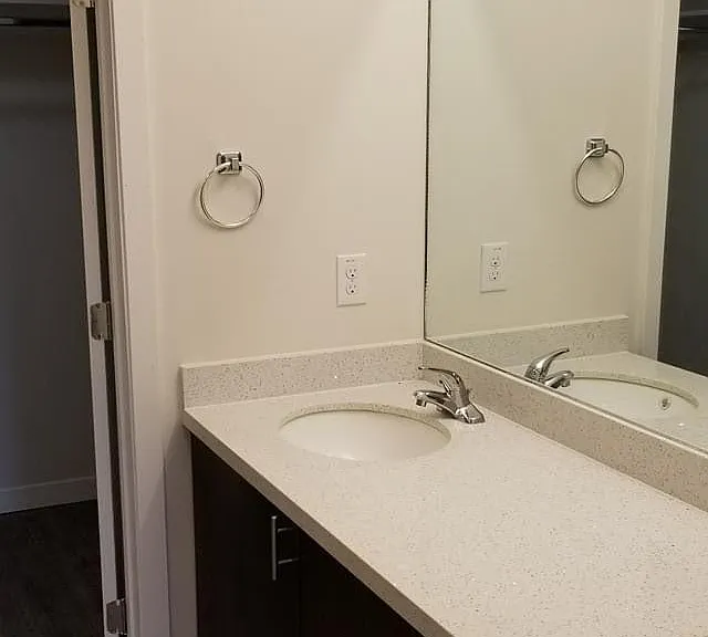200 S Alex Ave #5 — Photo 15