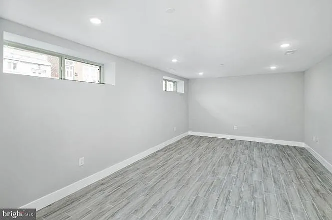 2348 Mountain St — Photo 15