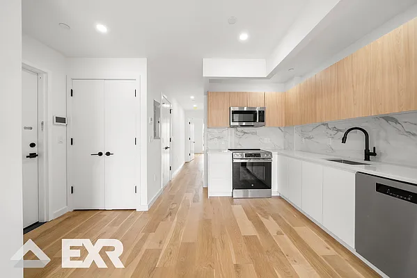 Rented by EXR | media 7