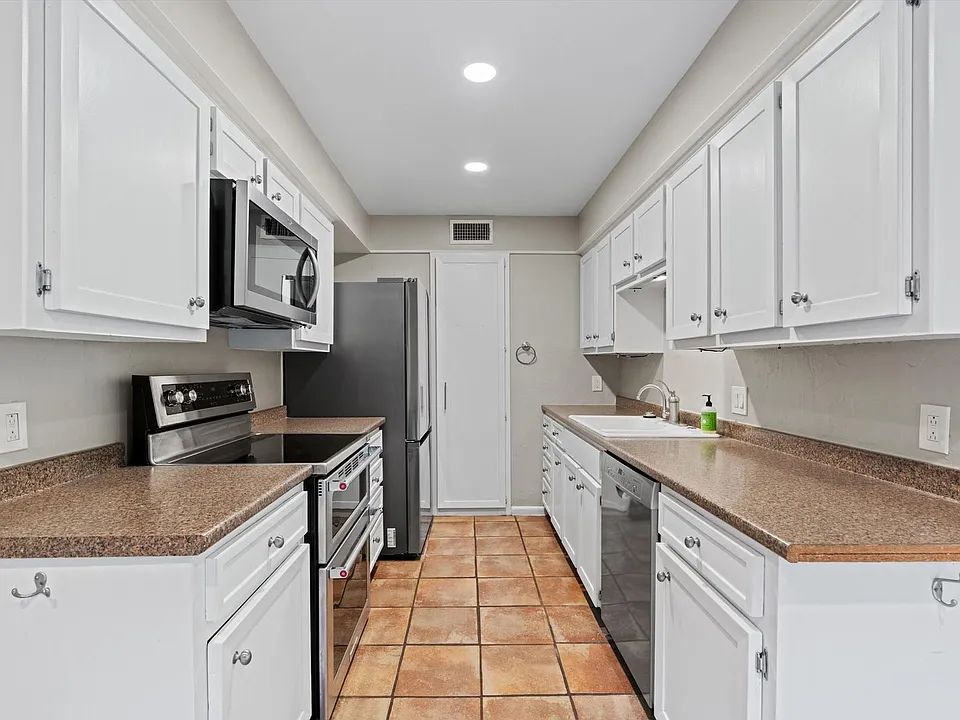 13 Stoney Creek Cv