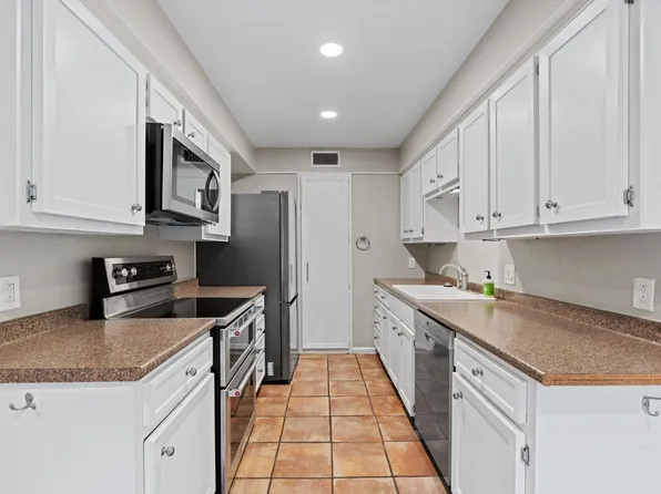 13 Stoney Creek Cv, Lakeway, TX 78734