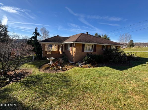 408 Sycamore St, Northern Cambria, PA 15714
