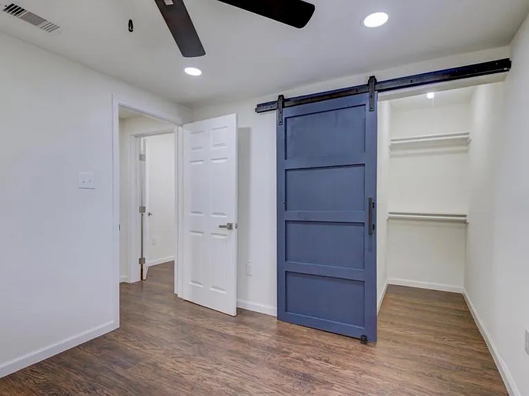 804 Carnegie St — Photo 14