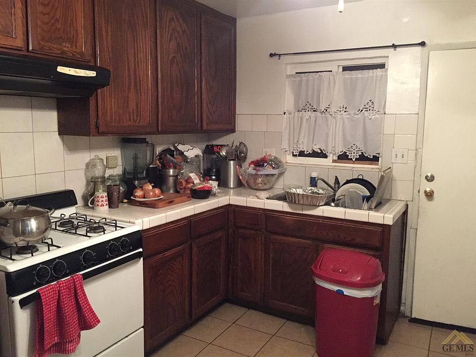 2nd image of 328 Augusta St