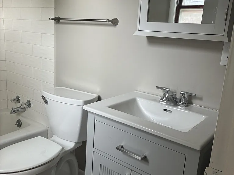 Bath vanity
